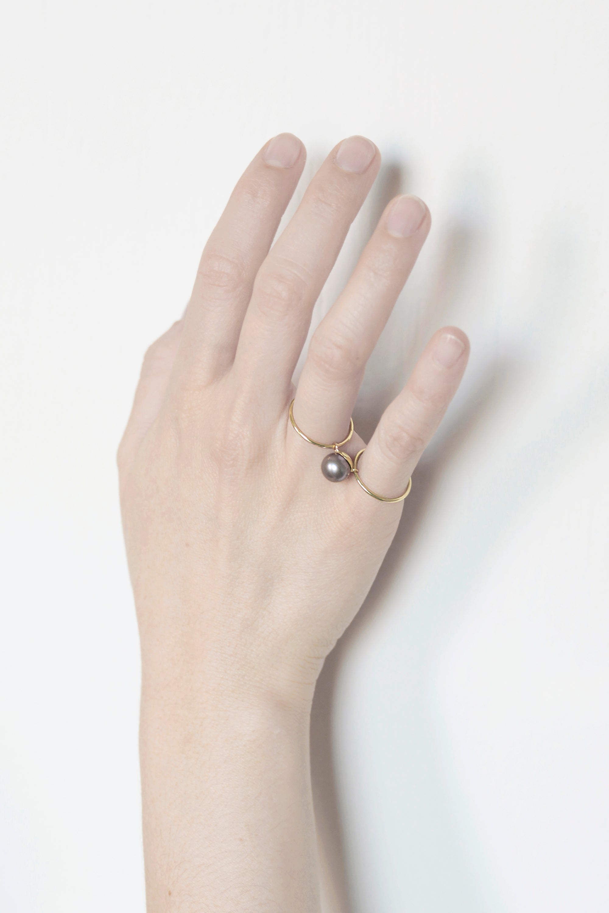 BALL DOUBLE SLIDE RING / Grey Pearl